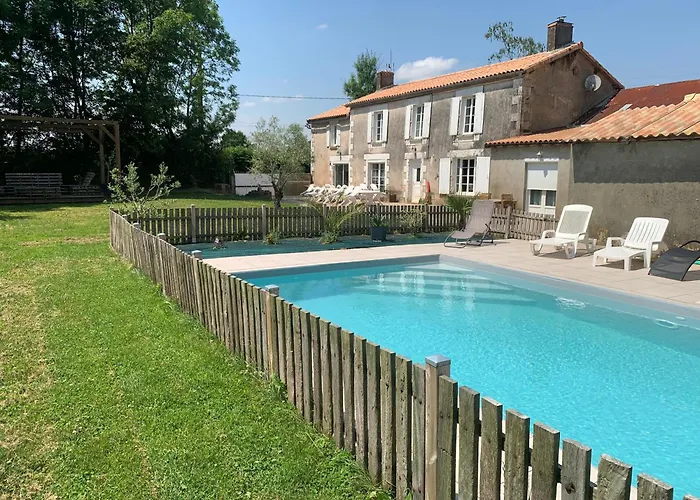 Une Chambre Au Calme En Gatine Deux-Sevrienne
