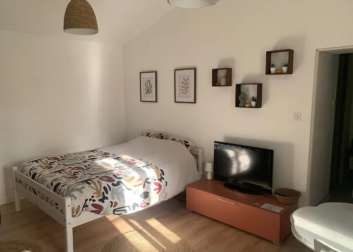 Une Chambre Au Calme En Gatine Deux-Sevrienne